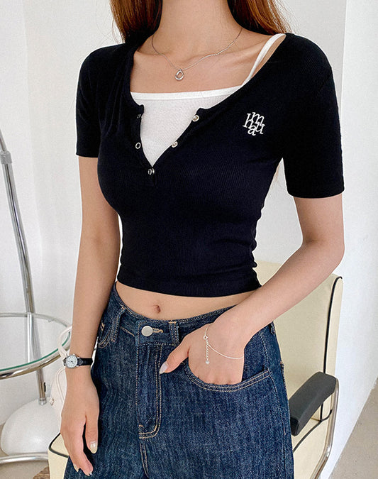 (現貨) MUAHMUAH LOGO POINT BUTTON HALF T-SHIRT - MUT22066