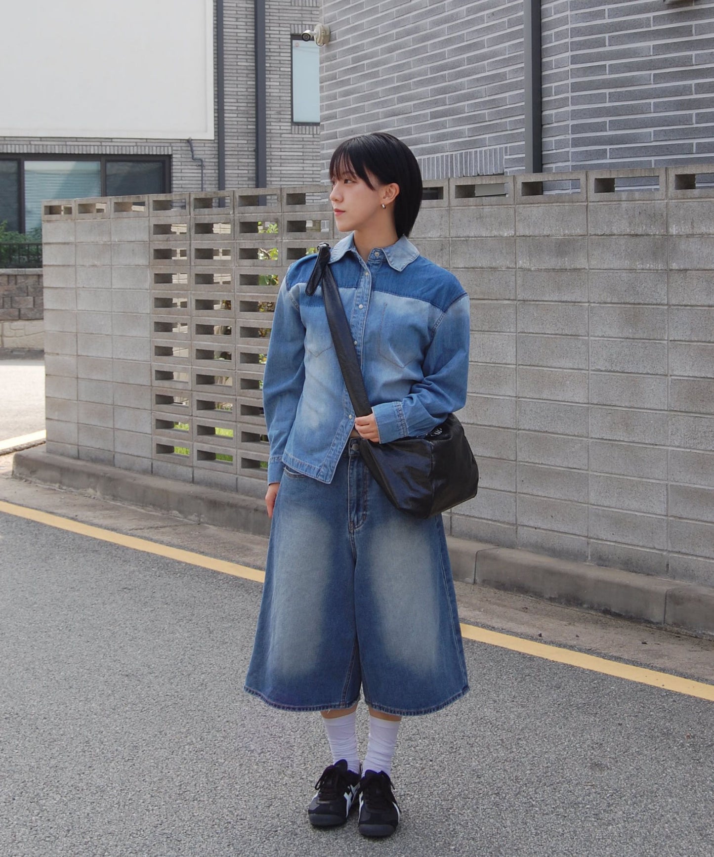 NICK NICOLE SQUARE SHOULDER BAG