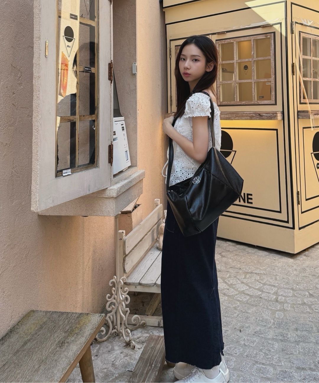 NICK NICOLE SQUARE SHOULDER BAG